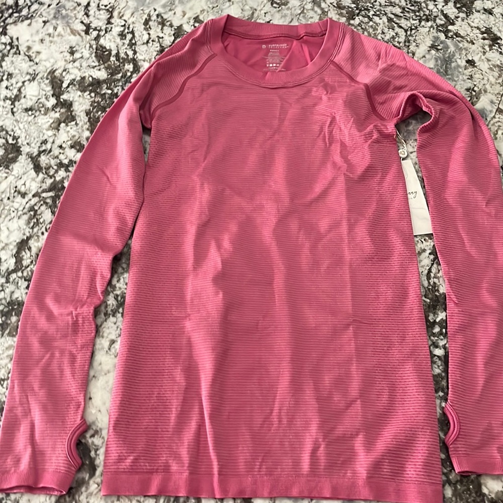 BuffBunny Synergy Seamless Long Sleeve in Gum Drop Small